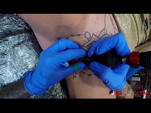 ❤️ Keçika pir tattookirî Sully Savage tattooek li ser klîtorê xwe kir. ❤❌ Derb li ku.mkdou33miass.ru ﹏