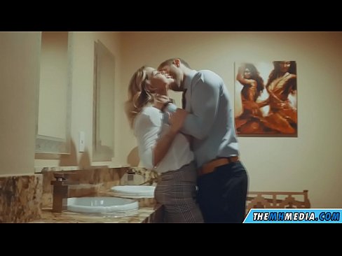 ❤️ Gava ku blondeyek busty we di nav hewşek gelemperî de dixapîne ❤❌ Derb li ku.mkdou33miass.ru ﹏